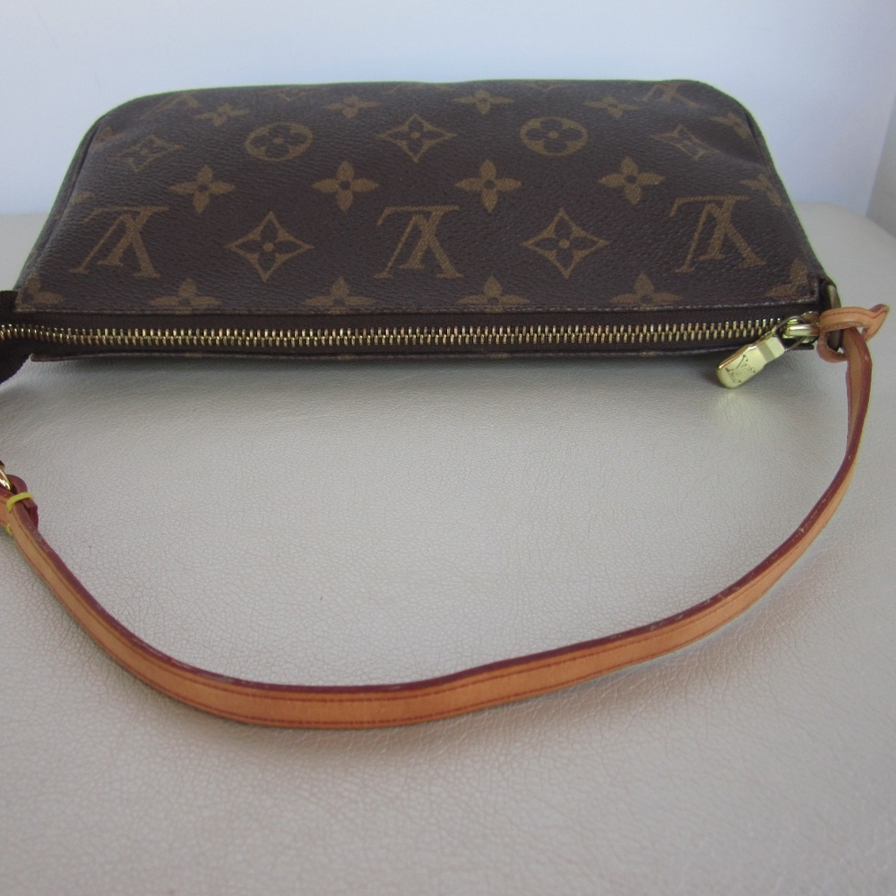 SOLD Authentic Louis Vuitton Monogram Pochette - Picture 3 of 8